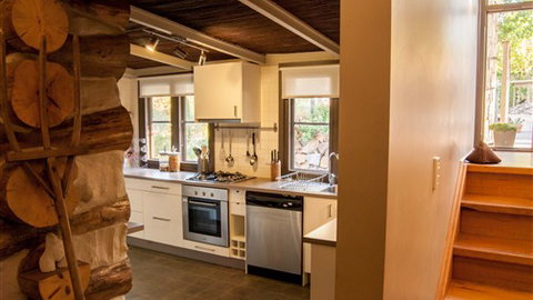 Planetrees Estate  - Accommodation VIC 3