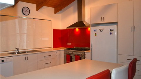 Two Mountains Lodge - Accommodation VIC 3