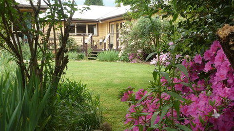Annie's Garden Retreat - Accommodation VIC 1