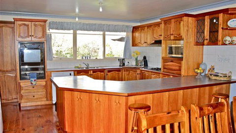Annie's Garden Retreat - Accommodation VIC 4