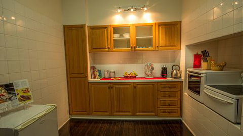 Benson House And Benson Lodge - Accommodation VIC 3