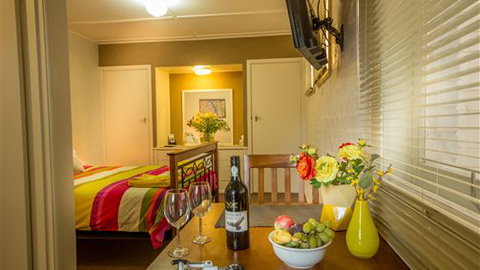 Benson House And Benson Lodge - Accommodation VIC 5