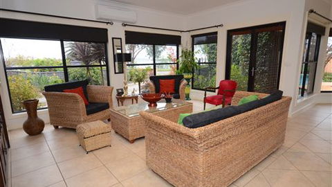 DeLuca - Accommodation VIC 2