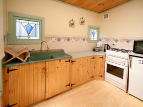 Karinga Park Coach House - Accommodation VIC 2