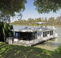 Boats and Bedzzz - The Murray Dream self-contained moored Houseboat - Accommodation VIC