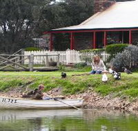 Stonewell Cottages and Vineyards - Accommodation VIC