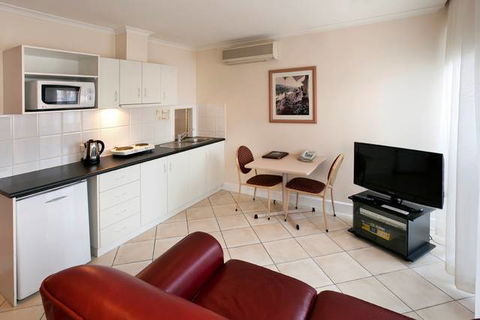BEST WESTERN Ensenada Motor Inn & Suites - Accommodation VIC 1