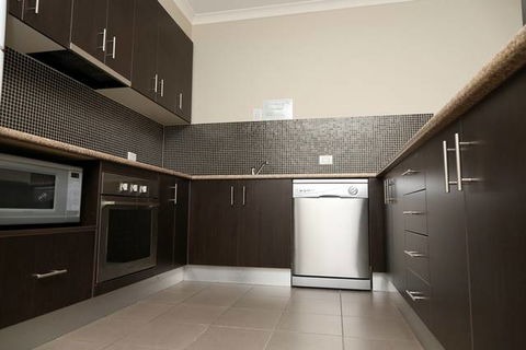 Centrepoint Apartments - Accommodation VIC 7