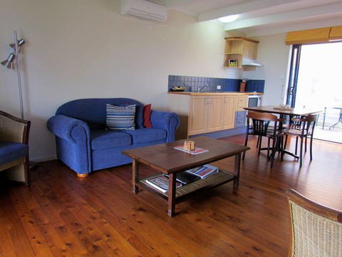 Club Yamba Luxury Hilltop Villas - Accommodation VIC 3