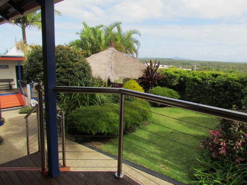 Club Yamba Luxury Hilltop Villas - Accommodation VIC 4