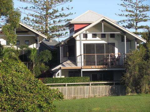 Club Yamba Luxury Hilltop Villas - Accommodation VIC 5