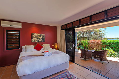 Club Yamba Luxury Hilltop Villas - Accommodation VIC 12