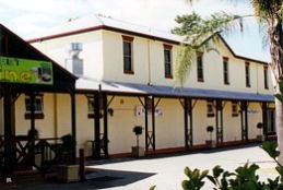 Colonial Motel - Accommodation VIC 3
