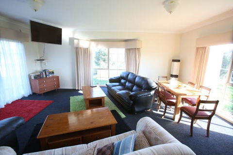 Farm Accommodation - Accommodation VIC 11