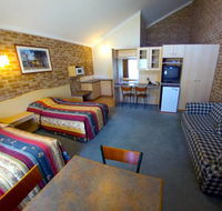 Country Gardens Motor Inn - Accommodation VIC