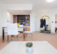 Diplomat Hotel - Accommodation VIC