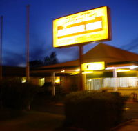 Golden West Motor Inn - Accommodation VIC