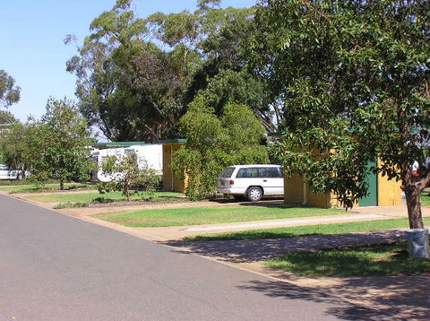 Griffith Tourist Caravan Park - Accommodation VIC 0