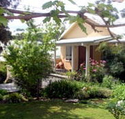 Kemeys Mountain Hideaway - Accommodation VIC