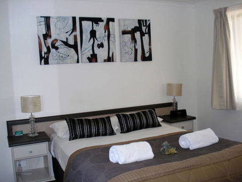 Oakey Motor Inn - Accommodation VIC 3
