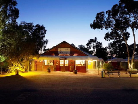 Outback Pioneer Hotel - Accommodation VIC 1