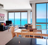 Pacific Views Resort - Main Beach - Accommodation VIC