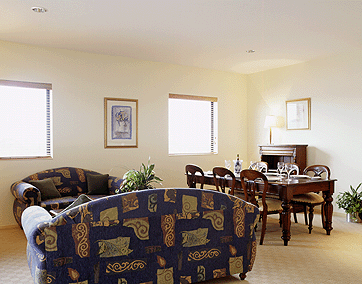 Quality Suites Boulevard on Beaumont Hotel - Accommodation VIC