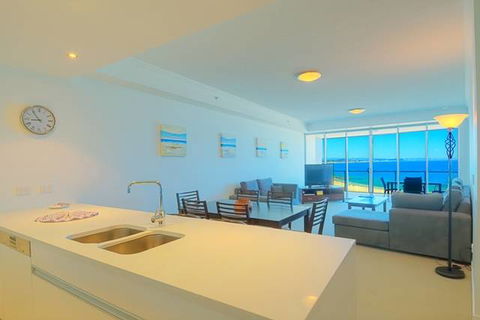 Reflections Coolangatta Beach - Accommodation VIC 3