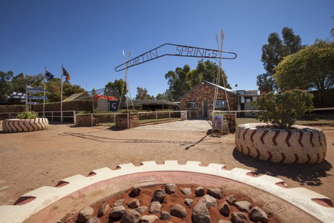 Curtin Springs Wayside Inn - Accommodation VIC 10