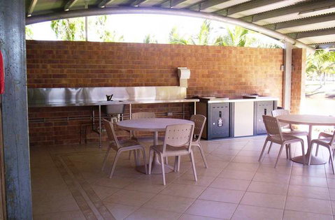 Rollingstone Beach Caravan Resort - Accommodation VIC 6