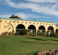 Tarcutta Halfway Motor Inn/Horse Hotel - Accommodation VIC