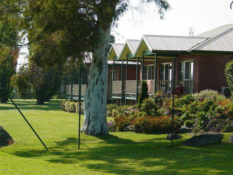 Tenterfield Golf Club And Fairways Lodge - Accommodation VIC 2