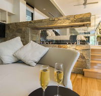 The Feathered Nest - Luxury Wildlife Retreat - Accommodation VIC