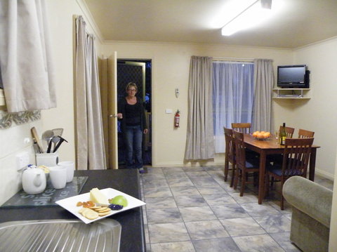 Hamilton Caravan Park - Accommodation VIC 3