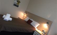 Hamilton's Townhouse Motel - Queanbeyan - Accommodation VIC 1