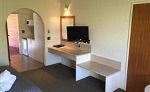 Hamilton's Townhouse Motel - Queanbeyan - Accommodation VIC 5