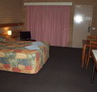 Holbrook Town Centre Motor Inn - Holbrook - Accommodation VIC