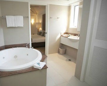 Novotel Twin Waters Resort - Accommodation VIC 4