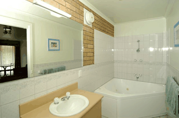 Surf City Motel - Accommodation VIC 2