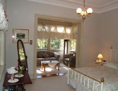 Whispering Pines - Accommodation VIC 0