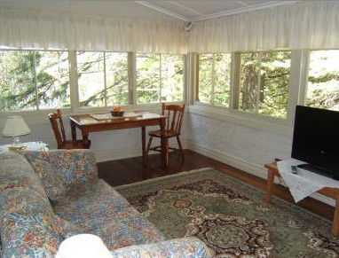 Whispering Pines - Accommodation VIC 2
