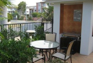 Shaz Maisons Beachside Holiday Apartments - Accommodation VIC 3