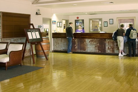 Ayers Rock - Outback Pioneer Lodge - Accommodation VIC 3