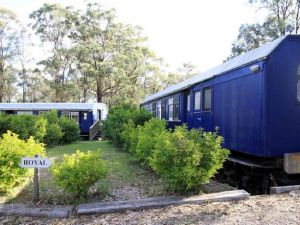Krinklewood Cottage And Train Carriages - Accommodation VIC 2