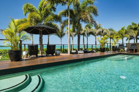 Trinity Beach Palace - Accommodation VIC 13