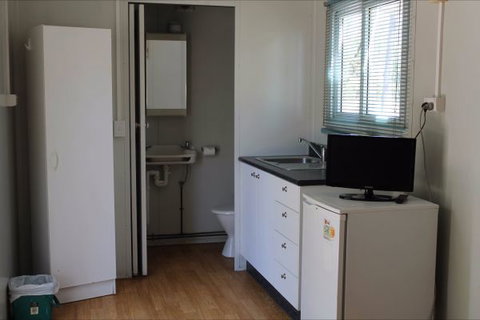 Corroboree Park Tavern - Accommodation VIC 9
