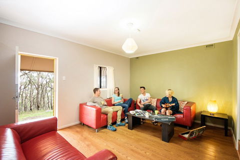 Mt Lofty YHA - Accommodation VIC 4