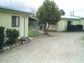 Country Style Caravan Park - Accommodation VIC 2