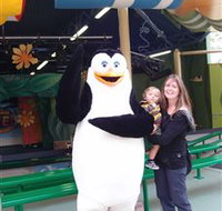 At Theme Park Central Holiday House - Accommodation VIC