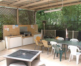 Gold Coast Backpackers - Accommodation VIC 2